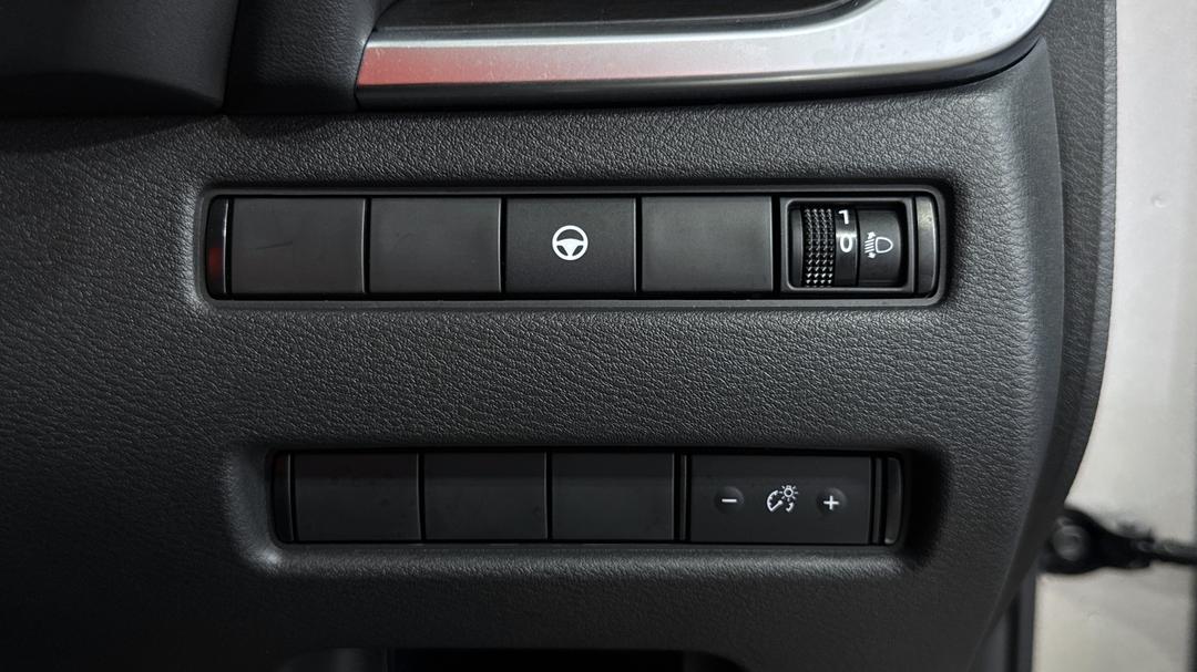 2024 Nissan X-trail St-l (4WD) E-power (hybrid), Automatic, 21884 km, Utility Switches/Buttons