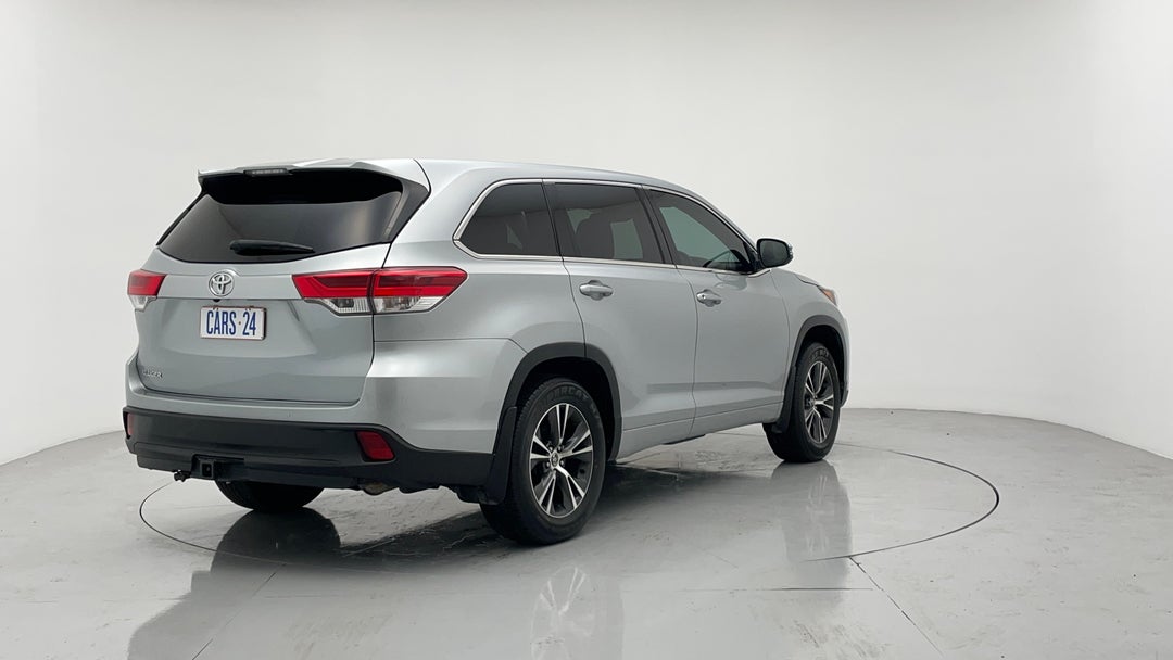 Right Back Diagonal (45- Degree) View