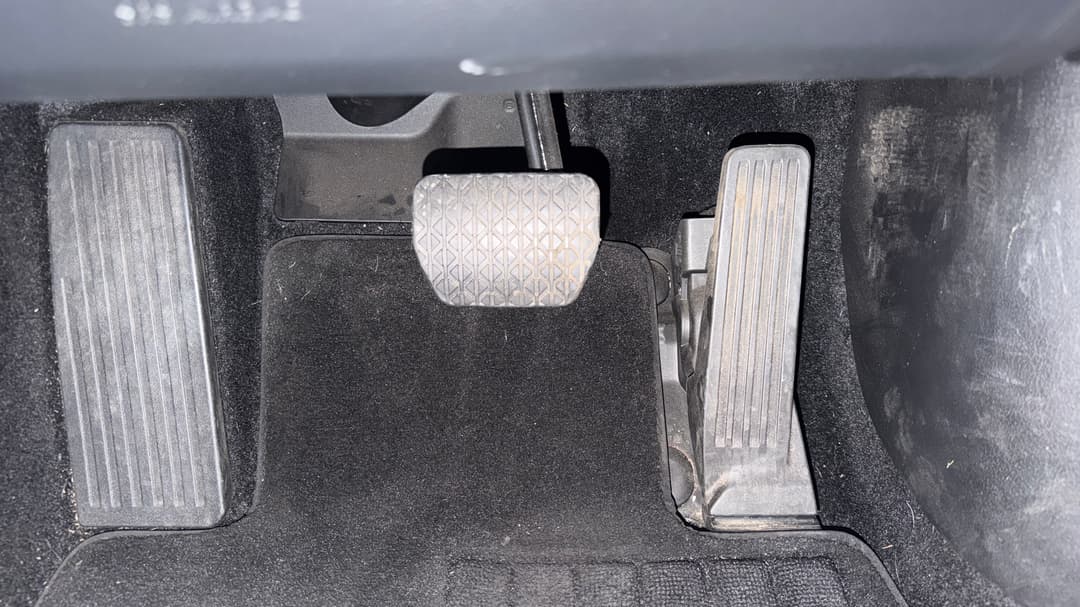 2023 Mazda Mazda3 G25 Astina, Automatic, 37408 km, Pedals and Footmat
