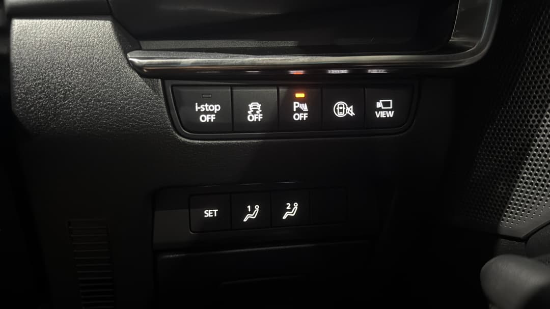 2023 Mazda Mazda3 G25 Astina, Automatic, 37408 km, Utility Switches/Buttons
