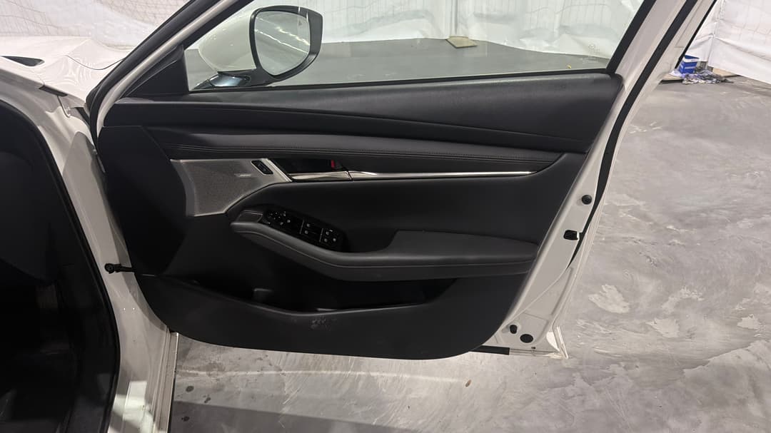 2023 Mazda Mazda3 G25 Astina, Automatic, 37408 km, Speaker View