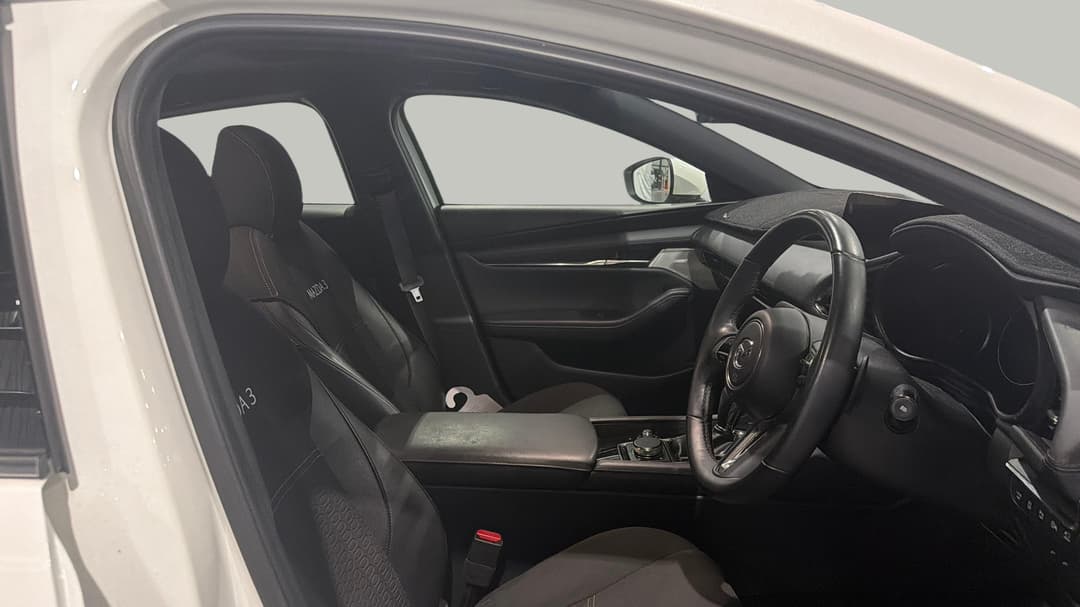 2023 Mazda Mazda3 G25 Astina, Automatic, 37408 km, Right Side Front Door Cabin View