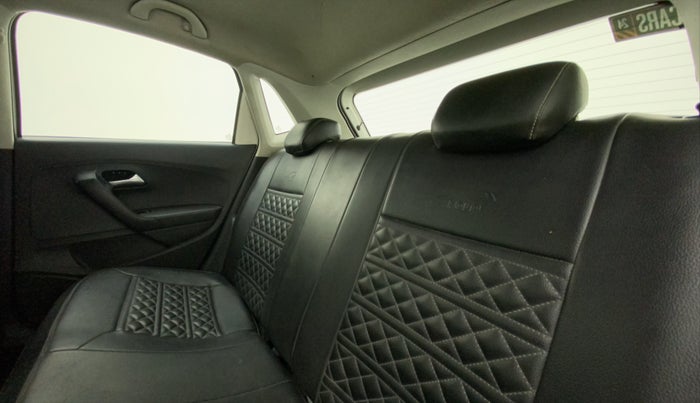 2017 Volkswagen Polo COMFORTLINE 1.2L, Petrol, Manual, 57,238 km, Right Side Rear Door Cabin