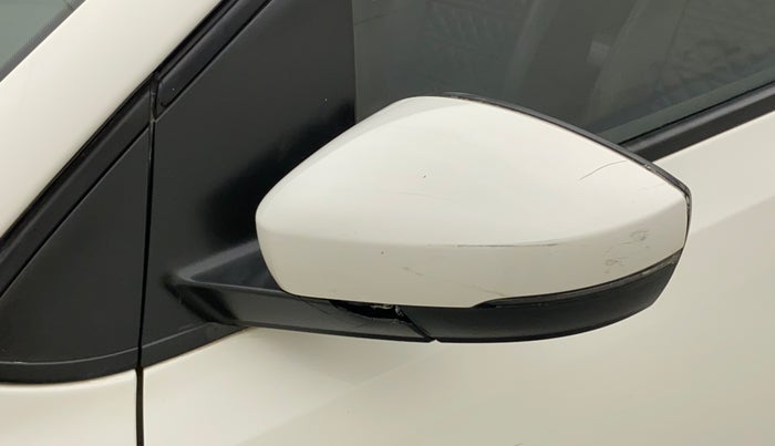2017 Volkswagen Polo COMFORTLINE 1.2L, Petrol, Manual, 57,238 km, Left rear-view mirror - Mirror motor not working