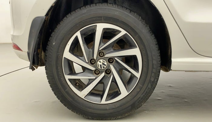 2017 Volkswagen Polo COMFORTLINE 1.2L, Petrol, Manual, 57,238 km, Right Rear Wheel