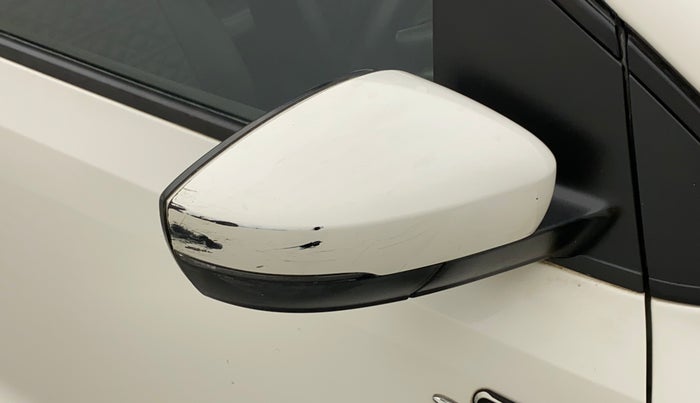 2017 Volkswagen Polo COMFORTLINE 1.2L, Petrol, Manual, 57,238 km, Right rear-view mirror - Minor scratches