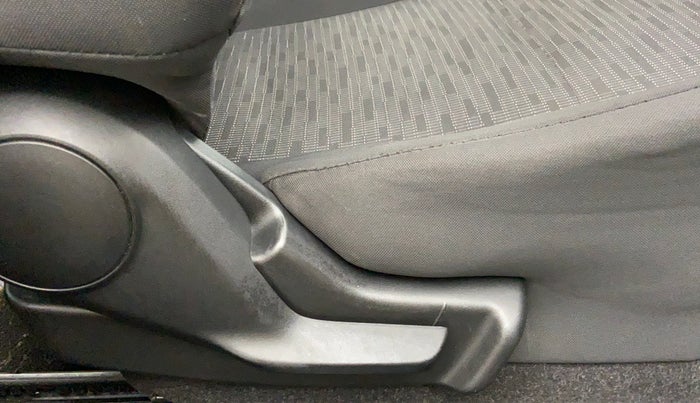 2017 Maruti IGNIS DELTA 1.2 K12 AMT, Petrol, Automatic, 34,867 km, Driver Side Adjustment Panel