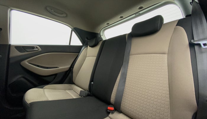 2016 Hyundai Elite i20 ASTA 1.2 (O), Petrol, Manual, 63,868 km, Right Side Rear Door Cabin