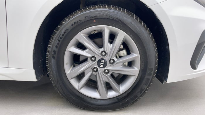 KIA OPTIMA-Right Front Tyre