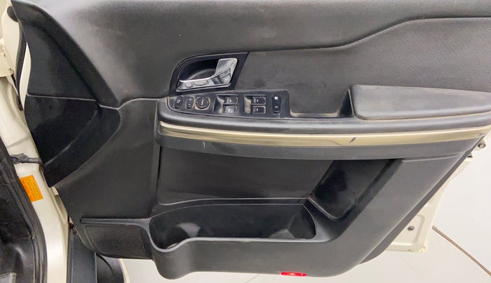 2018 Tata Hexa Varicor 400 XTA, Diesel, Automatic, 86,830 km, Driver Side Door Panels Control