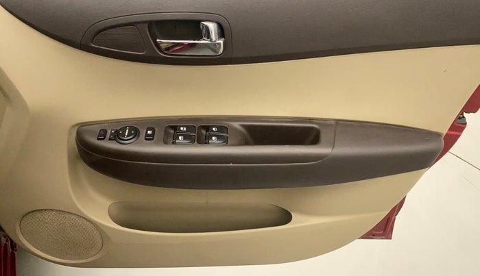 2011 Hyundai i20 ASTA 1.2, Petrol, Manual, 31,565 km, Driver Side Door Panels Control