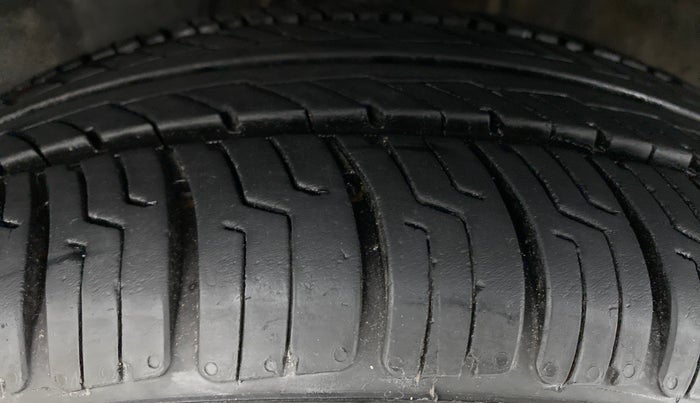2014 Toyota Etios Liva GD, Diesel, Manual, 51,992 km, Left Front Tyre Tread