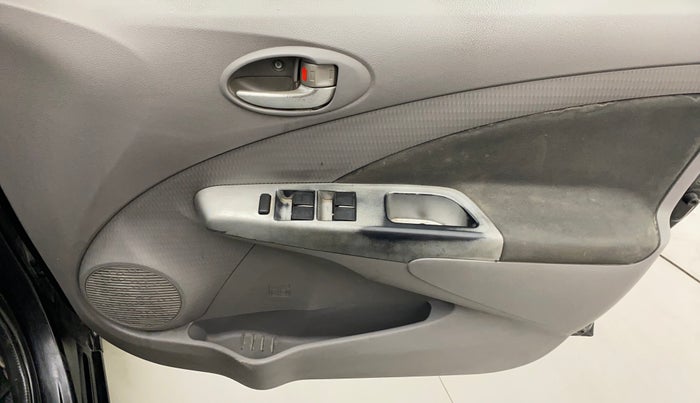 2011 Toyota Etios V, Petrol, Manual, 72,416 km, Driver Side Door Panels Control