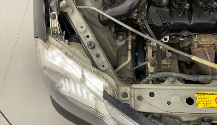 2011 Toyota Etios V, Petrol, Manual, 72,416 km, Right headlight - Clamp has minor damage