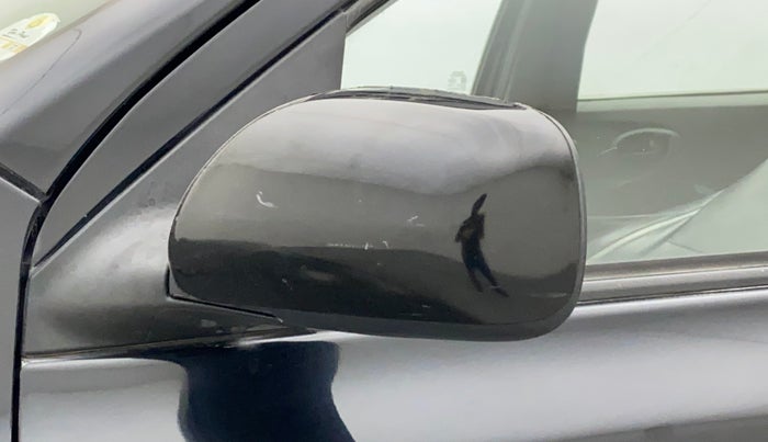 2011 Toyota Etios V, Petrol, Manual, 72,416 km, Left rear-view mirror - Cover has minor damage