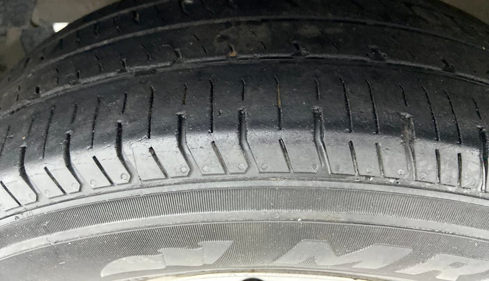 2017 Maruti Dzire LDI, Diesel, Manual, 91,507 km, Left Front Tyre Tread