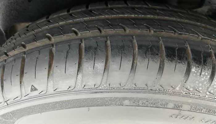 2017 Maruti Dzire LDI, Diesel, Manual, 91,507 km, Left Rear Tyre Tread