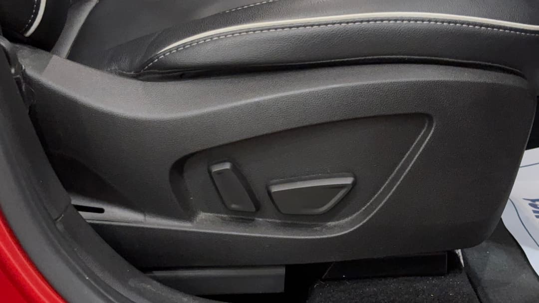 2021 Renault Captur Intens, Automatic, 98572 km, Drivers Side Adjustment Panel