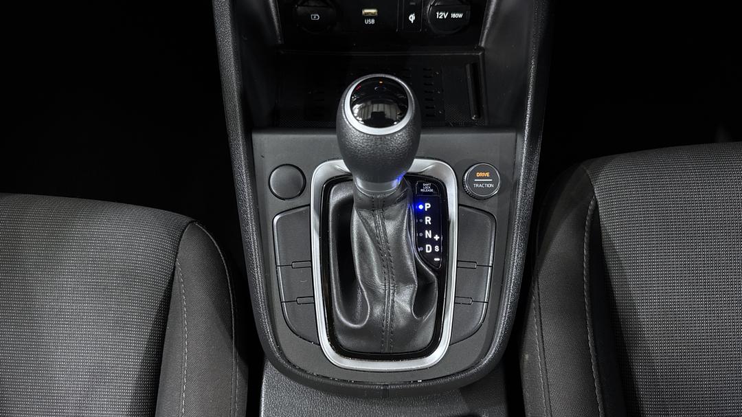 2022 Hyundai Kona (FWD), Automatic, 85105 km, Gear Lever 