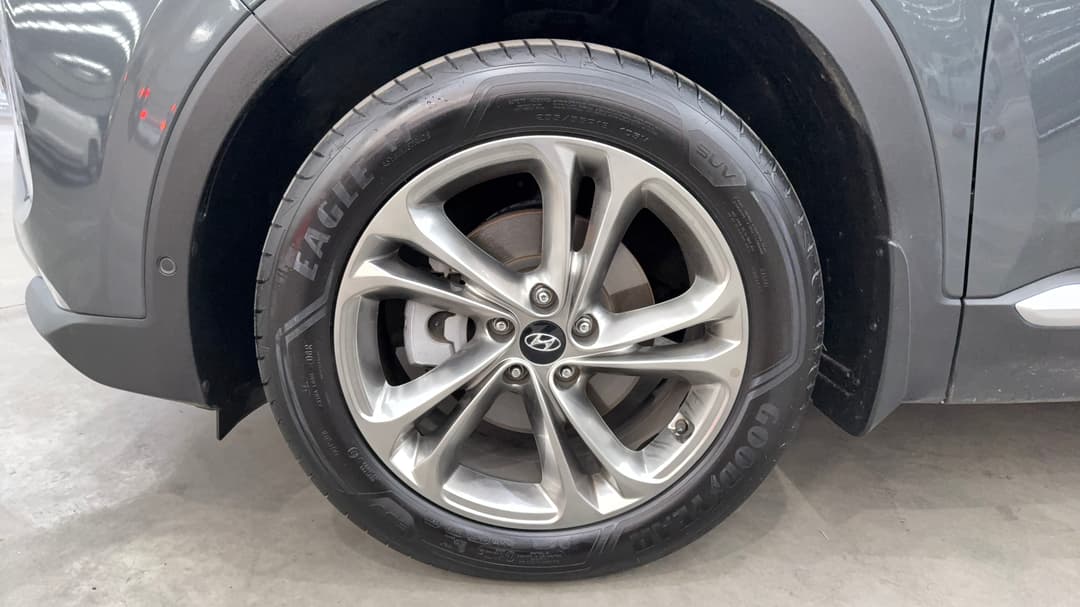 2018 Hyundai Santa Fe Highlander Crdi Satin AWD, Automatic, 62728 km, Left Front Wheel