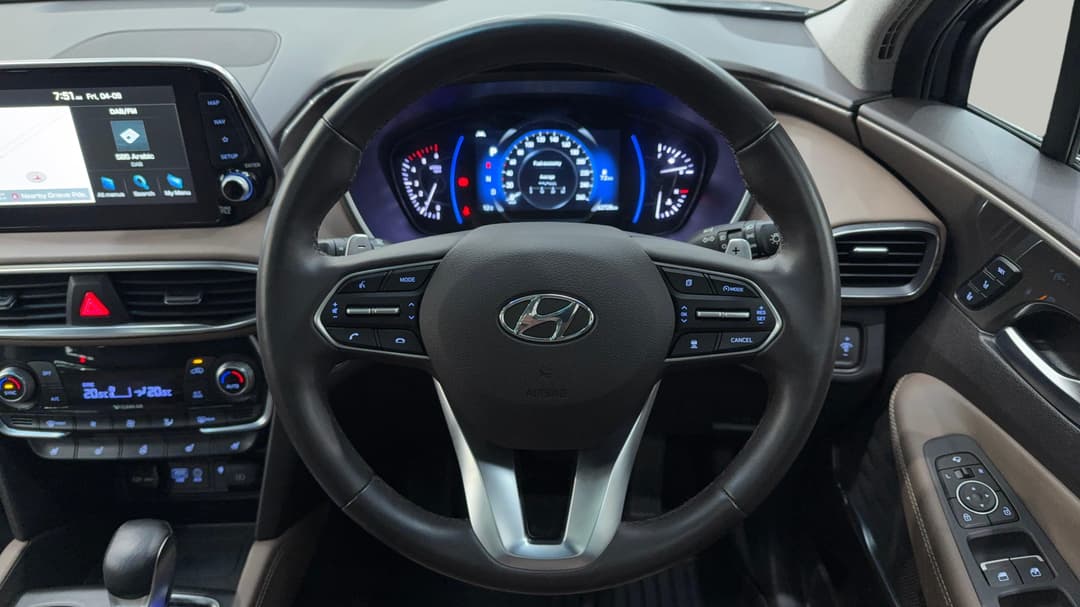 2018 Hyundai Santa Fe Highlander Crdi Satin AWD, Automatic, 62728 km, Steering Wheel Close-up