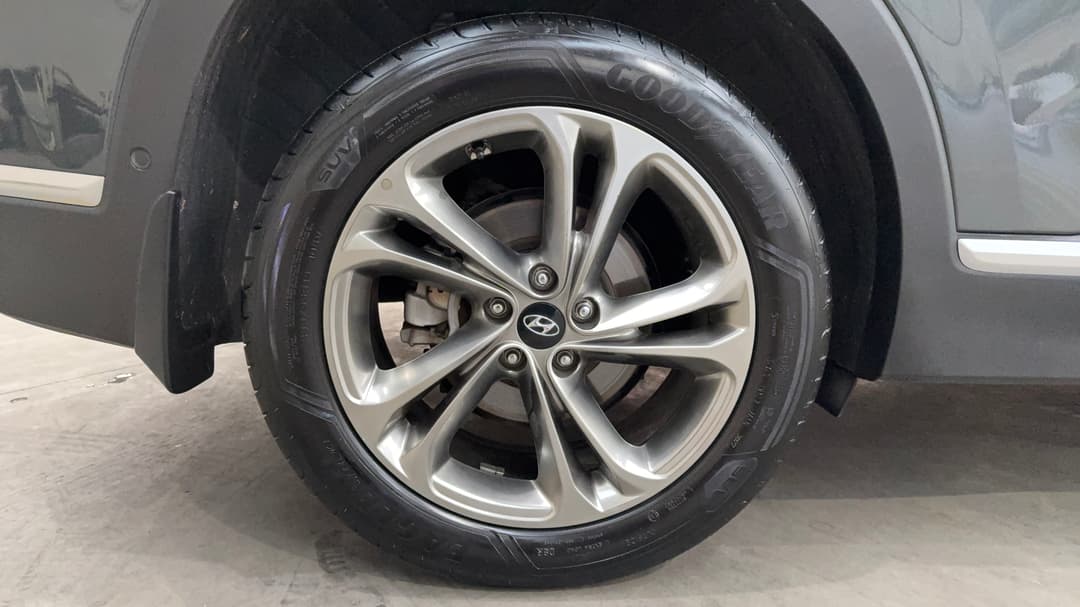 2018 Hyundai Santa Fe Highlander Crdi Satin AWD, Automatic, 62728 km, Right Rear Wheel