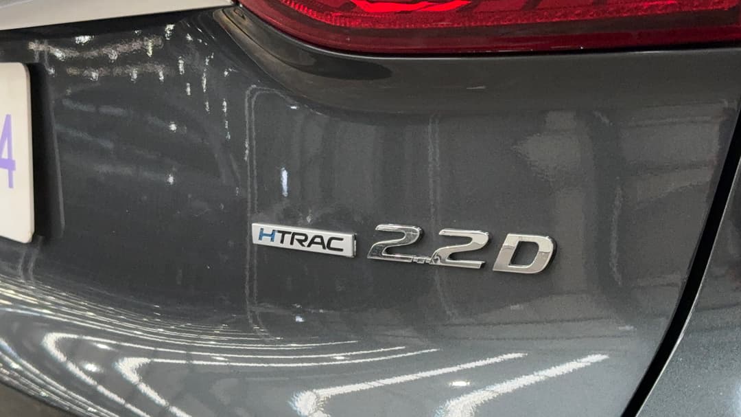 2018 Hyundai Santa Fe Highlander Crdi Satin AWD, Automatic, 62728 km, Badge (Boot Right Side)