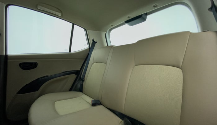 2015 Hyundai i10 MAGNA 1.1 IRDE2, Petrol, Manual, 38,878 km, Right Side Rear Door Cabin