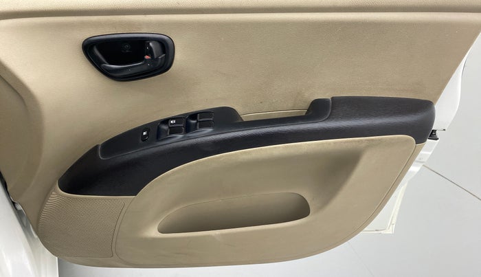 2015 Hyundai i10 MAGNA 1.1 IRDE2, Petrol, Manual, 38,878 km, Driver Side Door Panels Control