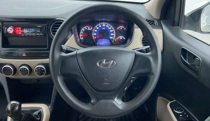 2017 Hyundai Grand i10 magna 1.2 crdi, Diesel, Manual, 33,846 km, Steering Wheel Close-up