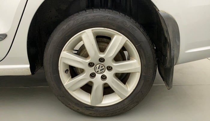 2011 Volkswagen Vento HIGHLINE 1.6 MPI, Petrol, Manual, 47,470 km, Left Rear Wheel