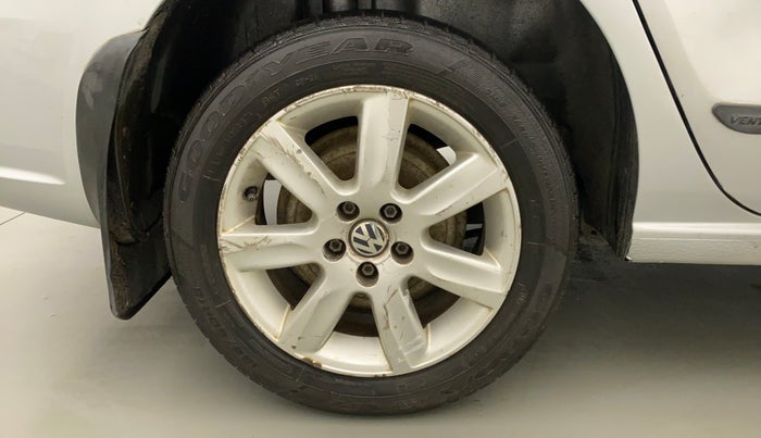 2011 Volkswagen Vento HIGHLINE 1.6 MPI, Petrol, Manual, 47,470 km, Right Rear Wheel