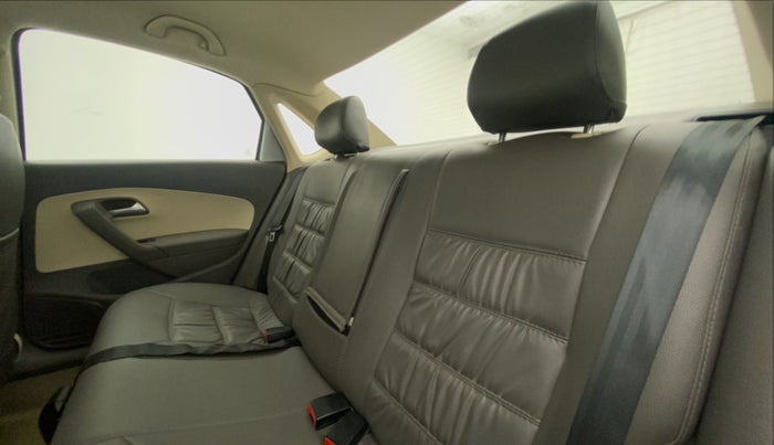 2011 Volkswagen Vento HIGHLINE 1.6 MPI, Petrol, Manual, 47,470 km, Right Side Rear Door Cabin