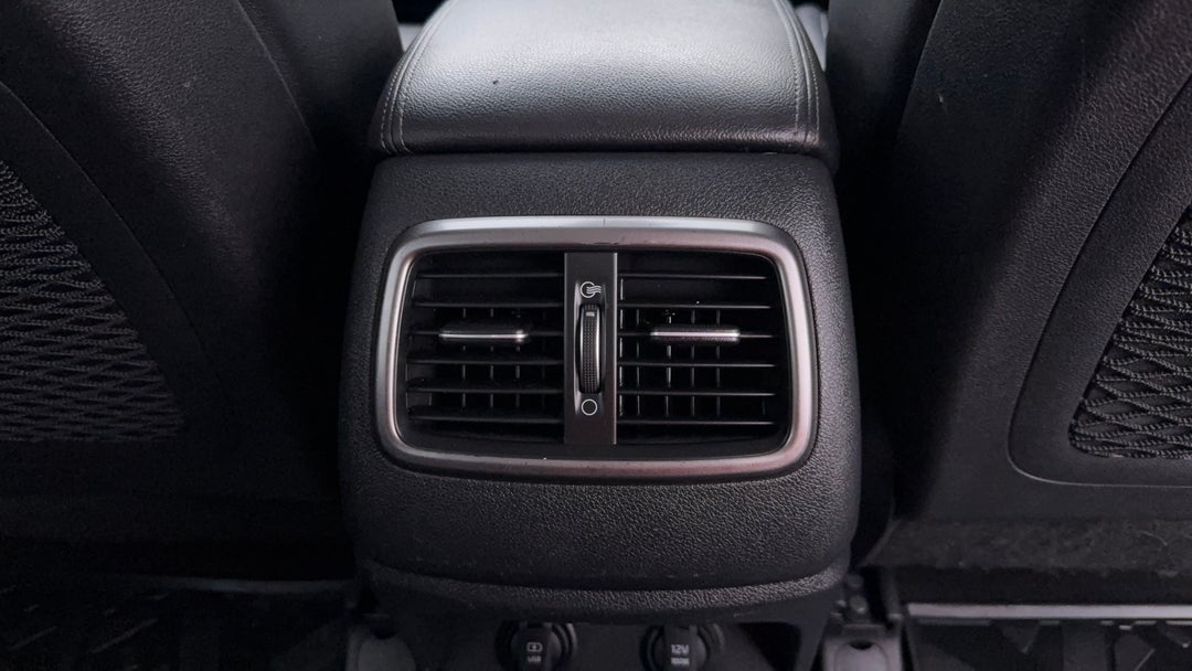 2017 Kia Sorento Platinum (4x4), Automatic, 103503 km, Rear A/C Vent