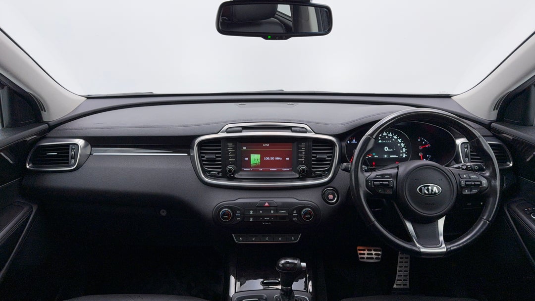 2017 Kia Sorento Platinum (4x4), Automatic, 103503 km, Dashboard View