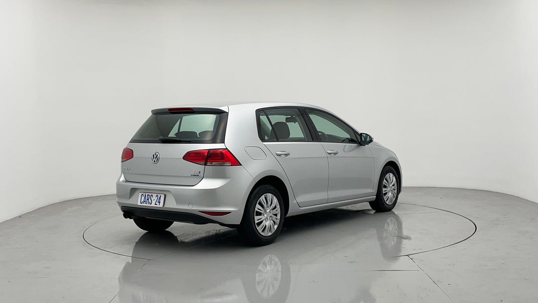 Right Back Diagonal (45- Degree) View