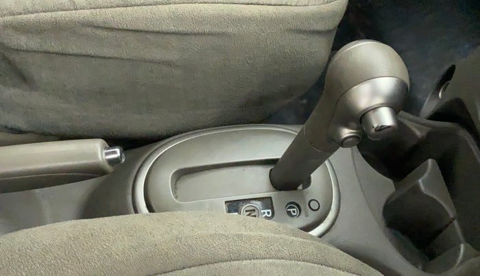 2014 Nissan Micra XV CVT, Petrol, Automatic, 64,081 km, Gear Lever