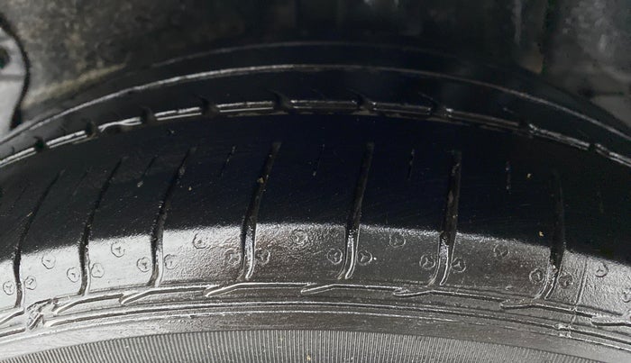2016 Tata Zest XMS RT, CNG, Manual, 1,00,186 km, Left Rear Tyre Tread
