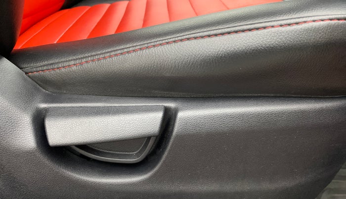 2018 Hyundai NEW SANTRO ASTA 1.1 MT, Petrol, Manual, 17,076 km, Driver Side Adjustment Panel
