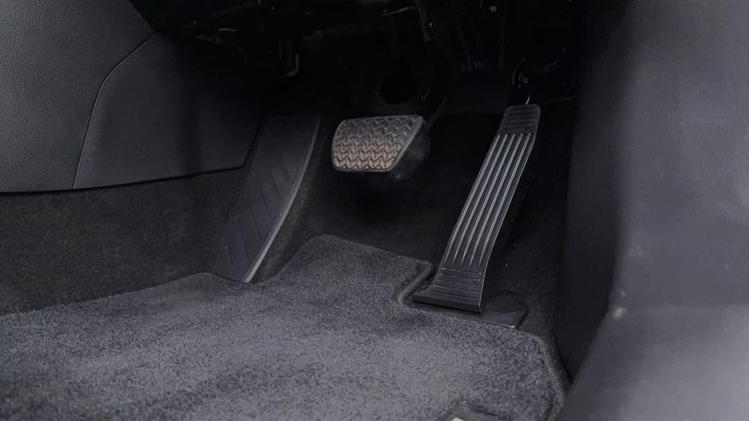 2025 Toyota RAV4 Cruiser (2WD) Hybrid, Automatic, 2541 km, Pedals and Footmat