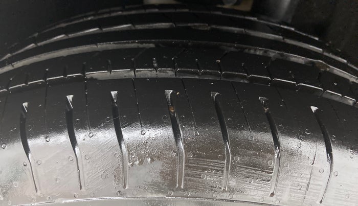 2017 Maruti Vitara Brezza VDI OPT, Diesel, Manual, 98,682 km, Right Rear Tyre Tread