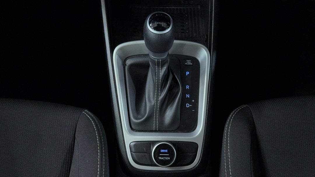 2023 Hyundai Venue Venue, Automatic, 61198 km, Gear Lever 