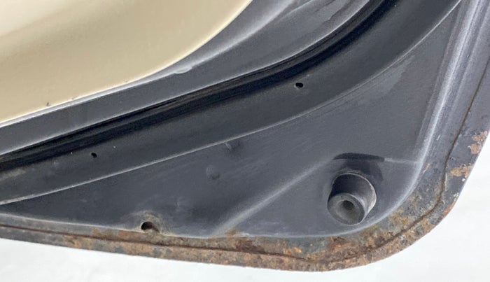 2014 Maruti Ertiga VXI CNG, CNG, Manual, 1,05,177 km, Right rear door - Slightly rusted