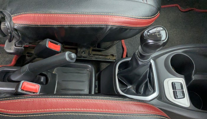 2018 Datsun Redi Go T (O), Petrol, Manual, 58,399 km, Gear Lever