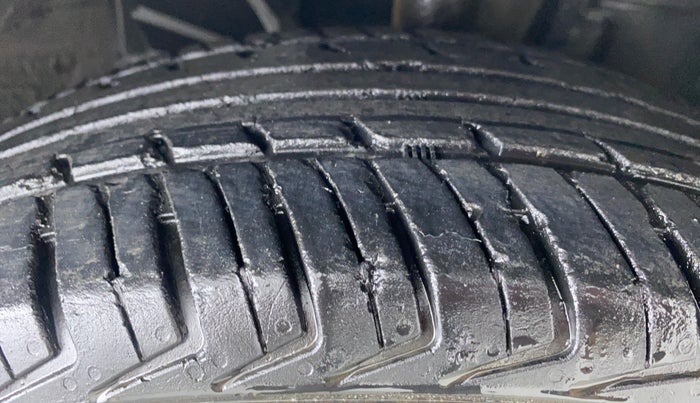 2018 Datsun Redi Go T (O), Petrol, Manual, 58,399 km, Right Front Tyre Tread