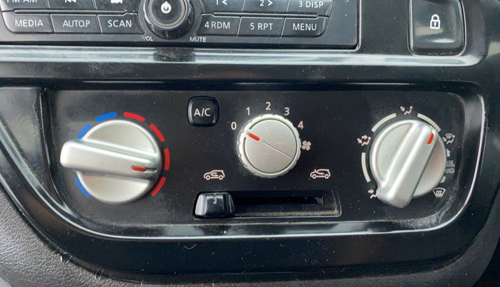 2018 Datsun Redi Go T (O), Petrol, Manual, 58,399 km, AC Unit - Directional switch has minor damage