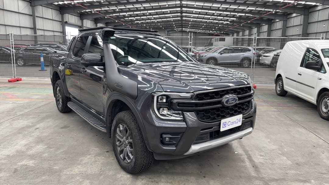 2023 Ford Ranger Wildtrak 3.0 (4x4), Automatic, 33022 km, Right Front Diagonal (45- Degree) View