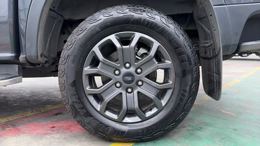 2023 Ford Ranger Wildtrak 3.0 (4x4), Automatic, 33022 km, Left Rear Wheel