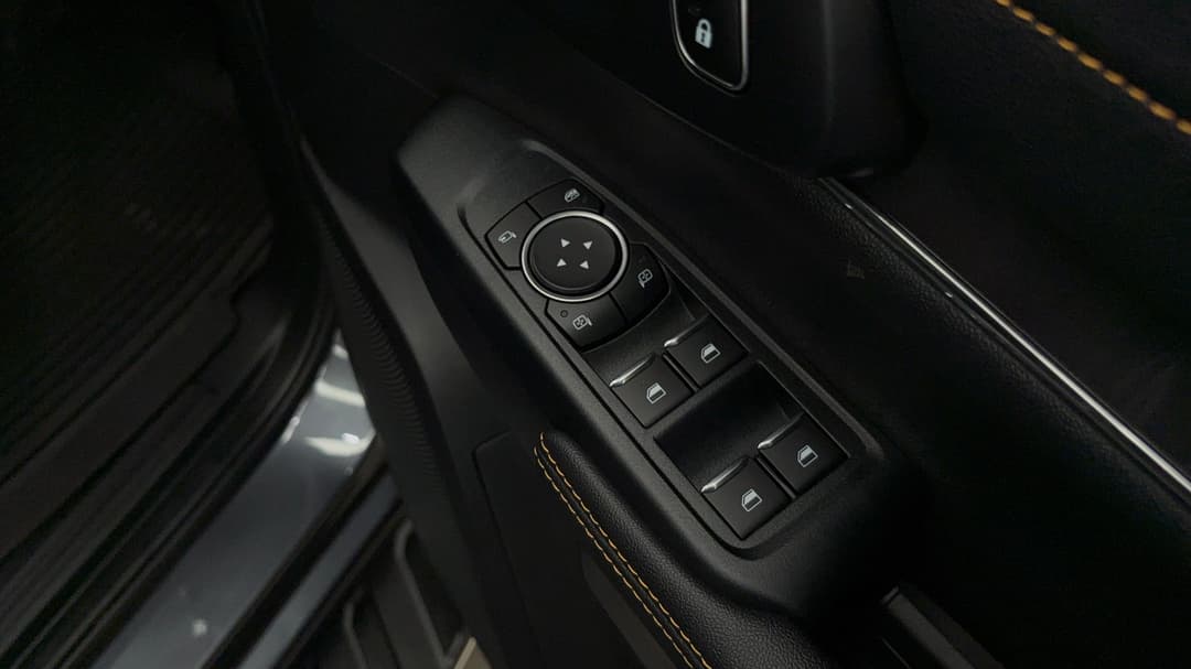 2023 Ford Ranger Wildtrak 3.0 (4x4), Automatic, 33022 km, Drivers Side Door Panel Controls