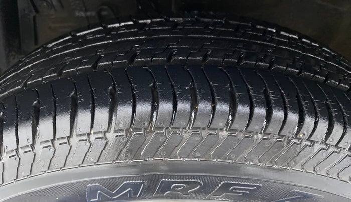 2016 Maruti Swift VXI OPT, Petrol, Manual, 13,842 km, Left Front Tyre Tread